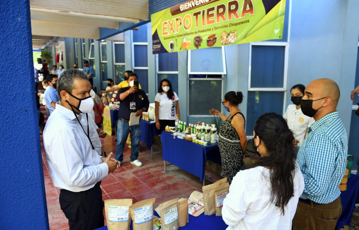 unachexpotierra131021