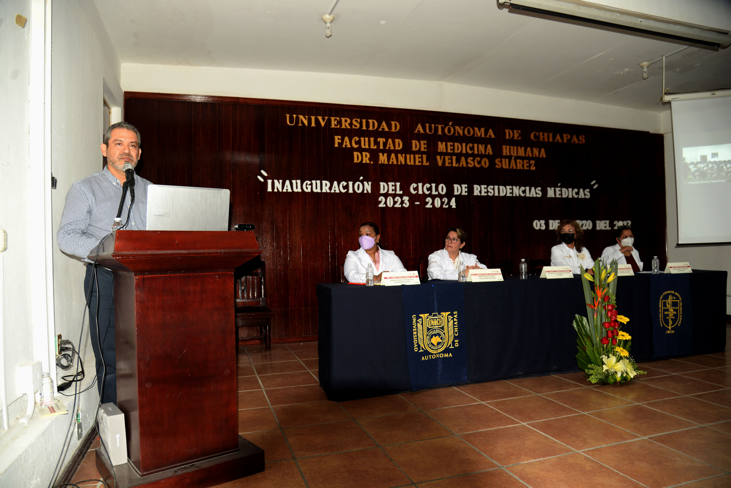 unachresidentes-a040323