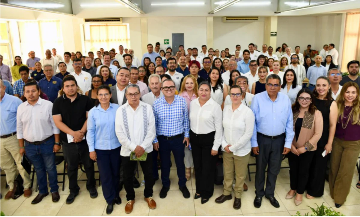 unachreconocdocentes270526